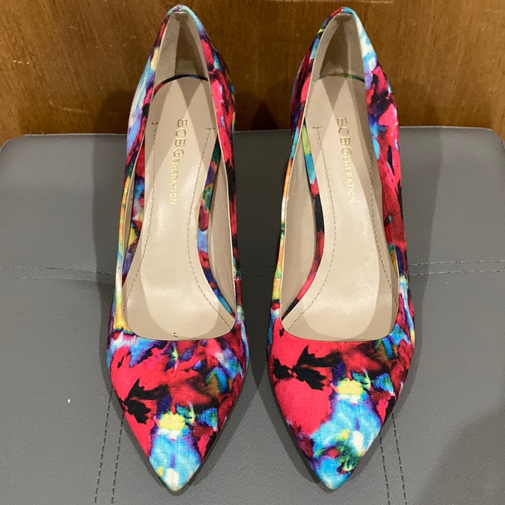 BCBGENERATION ABSTRACT PUMPS